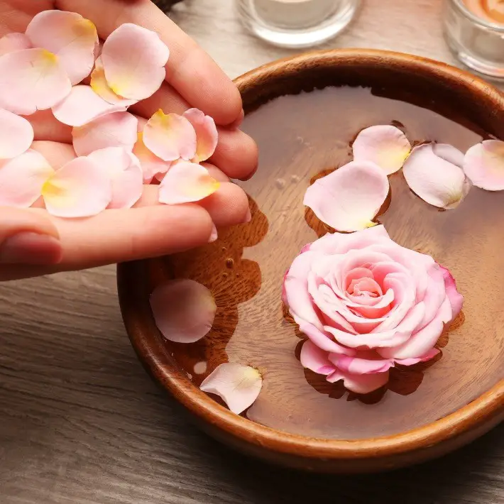 How To Safely Leave Rose Water In Your Hair