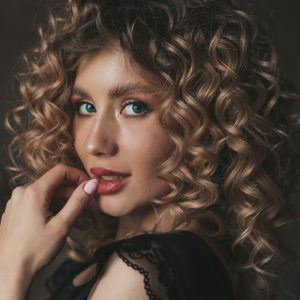 What Percentage Of People Have Curly Hair? | Straightener Lab