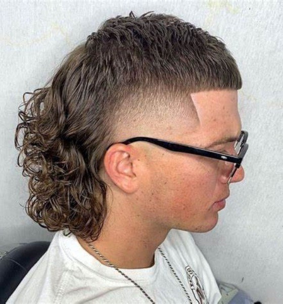 Wavy Skullet Haircut